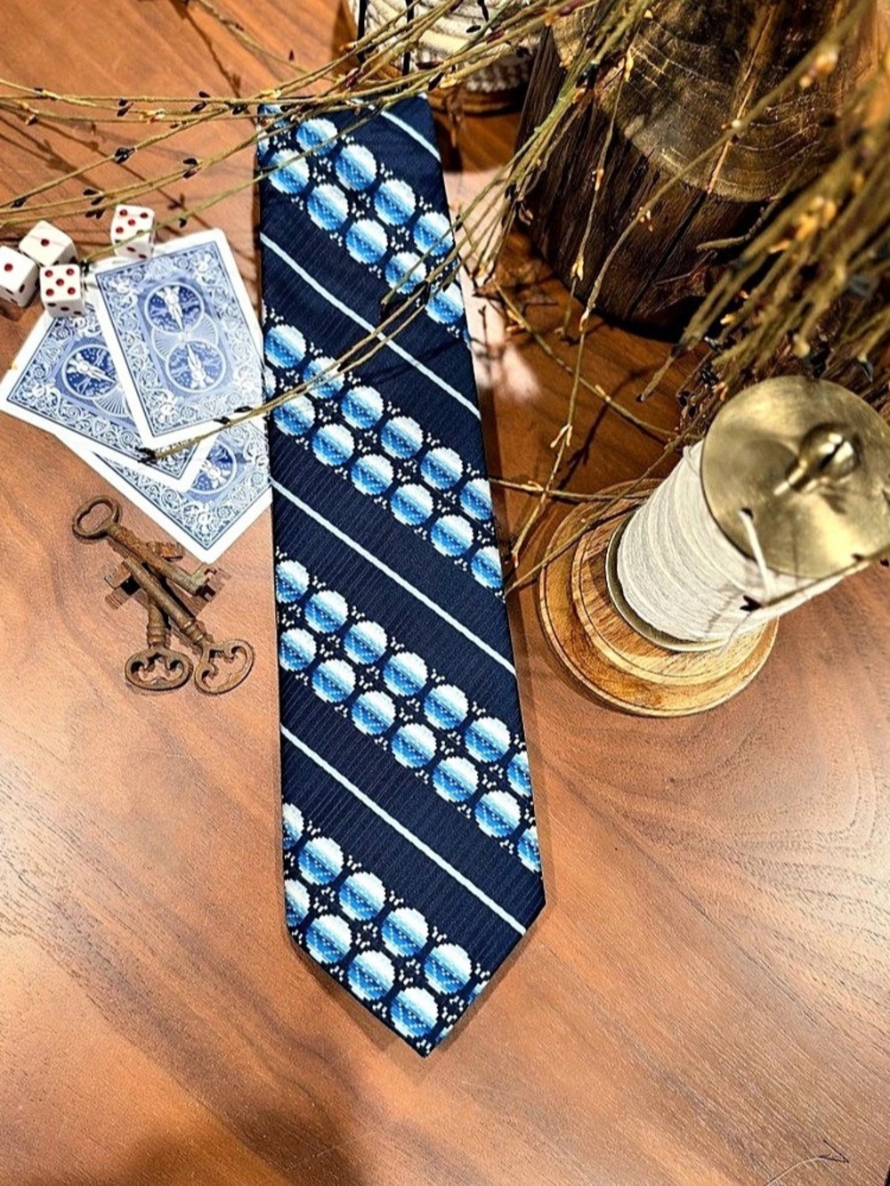 Monsieur Cravatieur Men's Silk Geometric Tie in Blue & White Like New